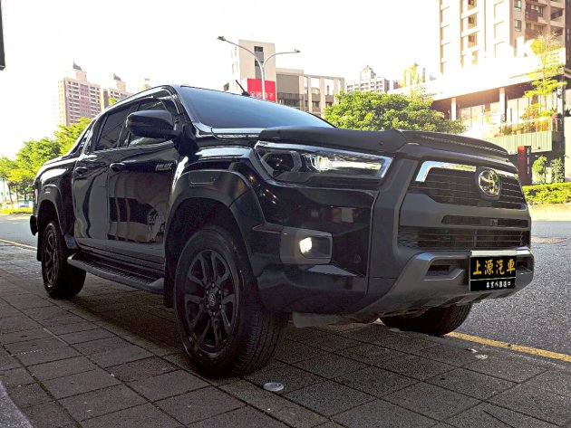 2021年 TOYOTA hilux 海力士 1