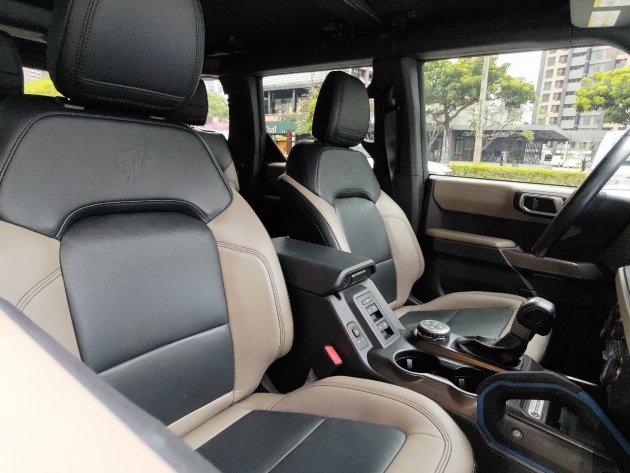 Bronco® Wildtrak 2.7L 越野傳奇 12